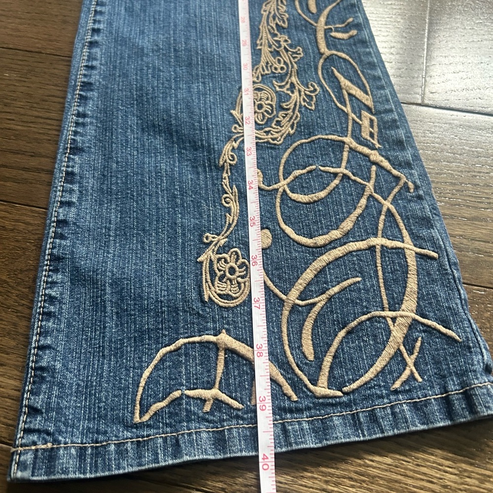 Classic Denim Flare Jeans with Intricate Embroidered Gold Design - Picture 10 of 12